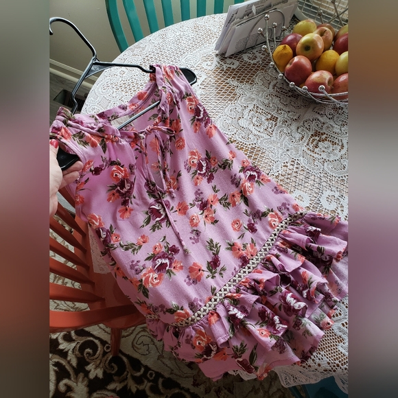 NWOT pretty petunia ruffled top - Picture 3 of 16